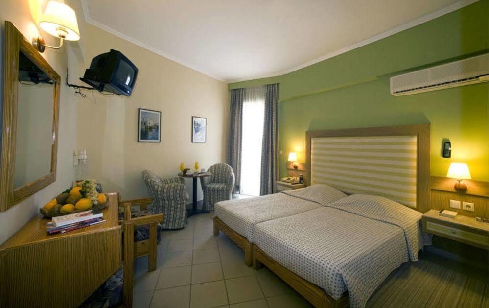 Dolfin Hotel Toló Kültér fotó