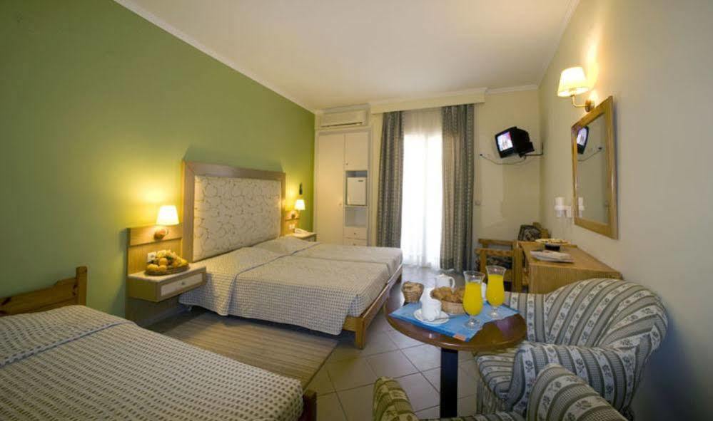 Dolfin Hotel Toló Kültér fotó