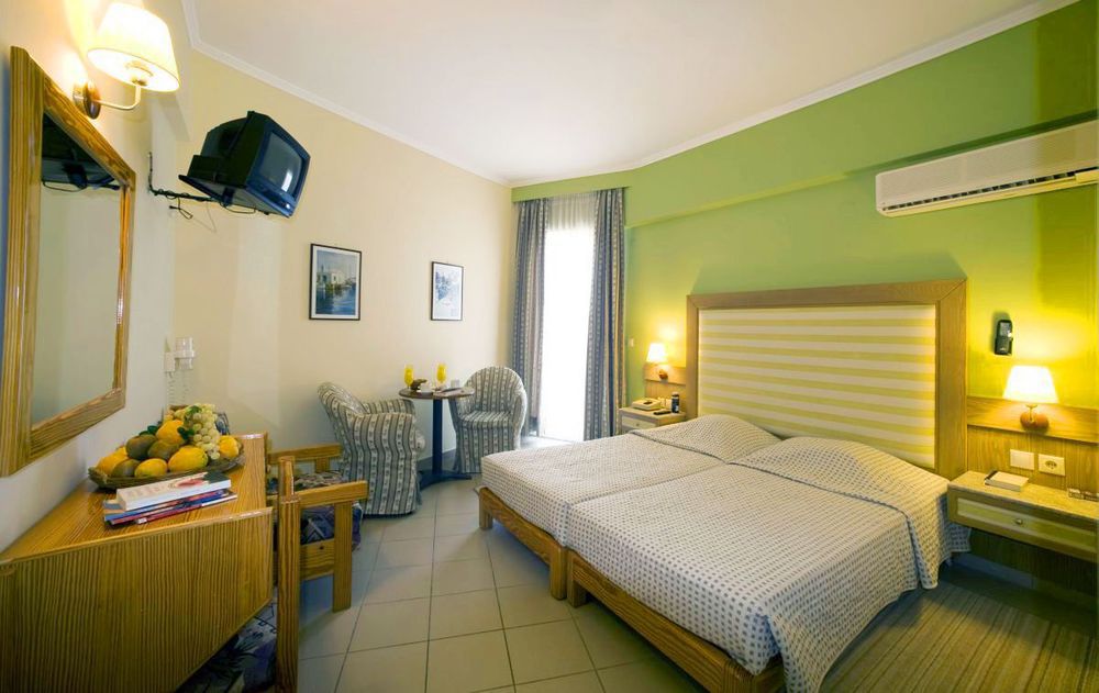 Dolfin Hotel Toló Kültér fotó
